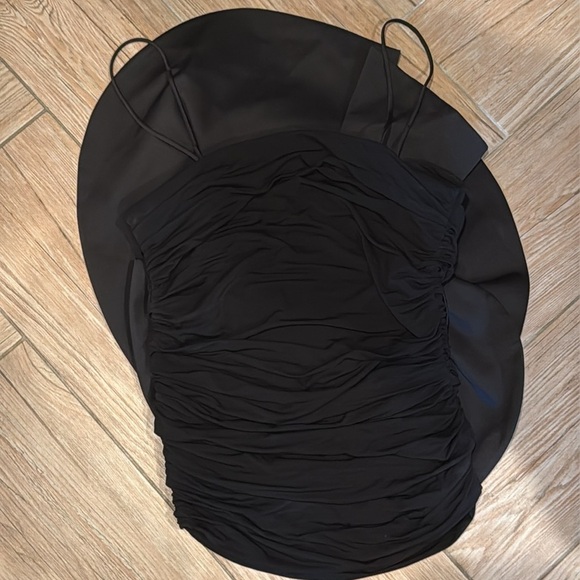 MAGDA BUTRYM H&M
GATHERED TOP WITH ROSE APPLIQUÉ - Picture 7 of 9